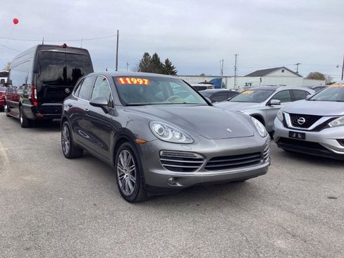 Used 2012 Porsche Cayenne w/ Premium Pkg image 2