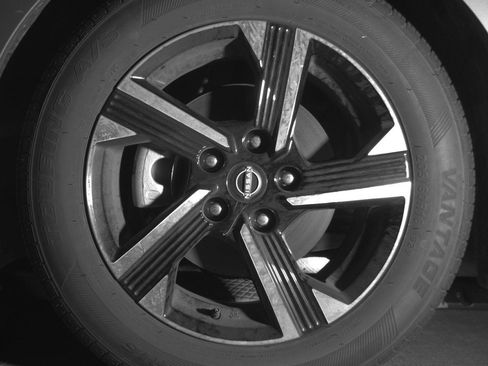 Used 2025 Nissan Sentra SV FWD image 12