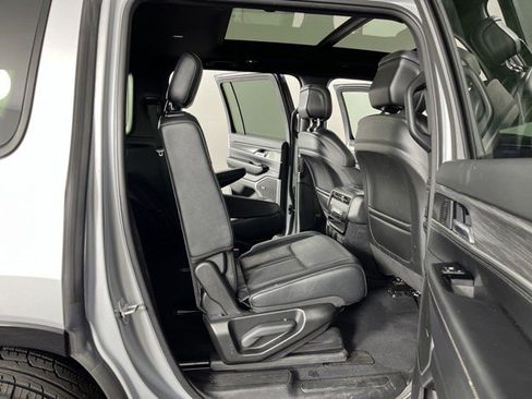 Used 2023 Jeep Wagoneer Series II w/ Premium Group I AWD/4WD image 43