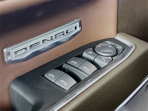 Used 2024 GMC Sierra 1500 Denali image 18