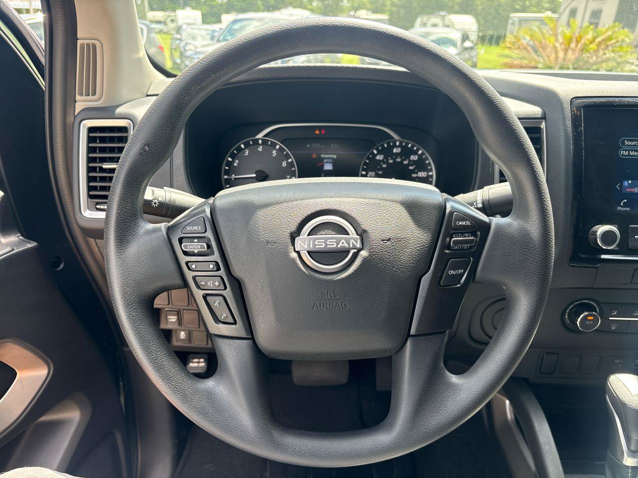 Used 2023 Nissan Frontier SV RWD image 11