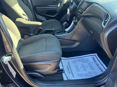 Used 2021 Chevrolet Trax LS w/ Tint and Cruise Package image 31