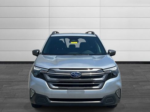 Used 2025 Subaru Forester Premium AWD/4WD image 8