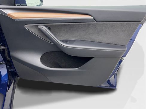 Used 2023 Tesla Model Y 2WD image 47