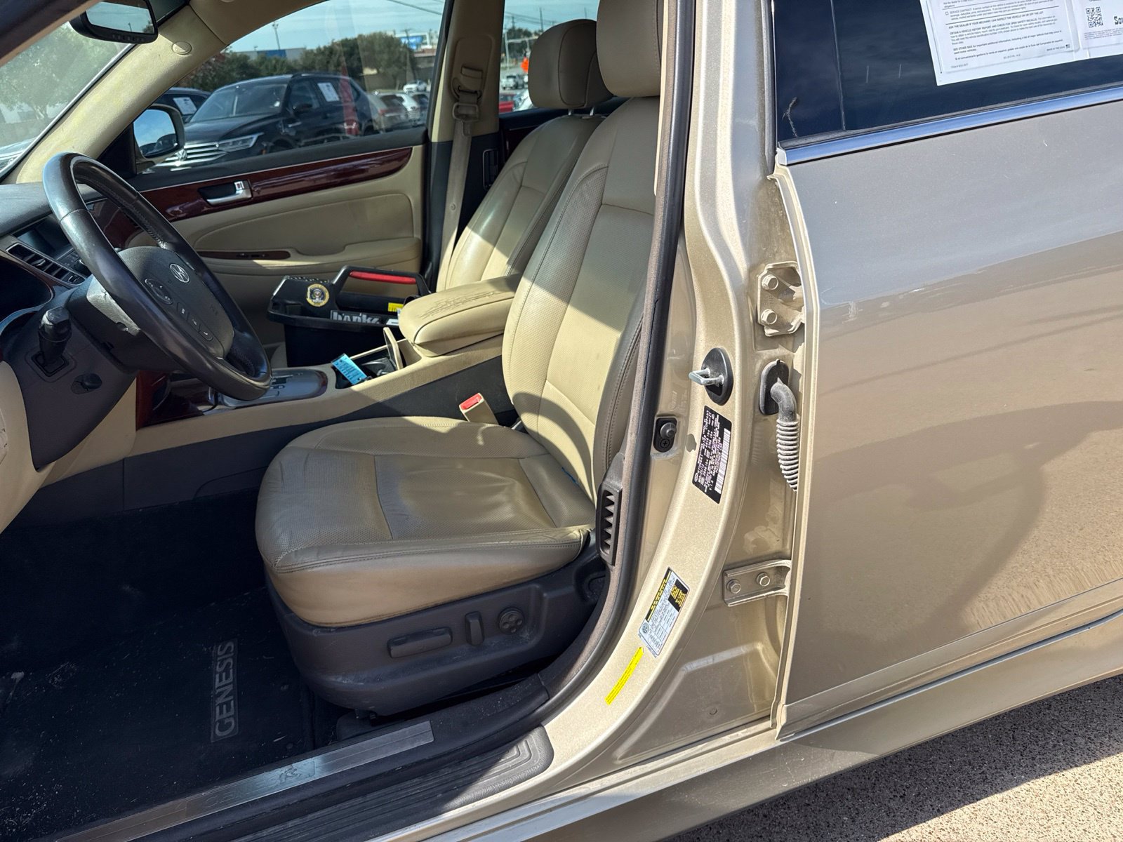 Used 2012 Hyundai Genesis 3.8 RWD image 10