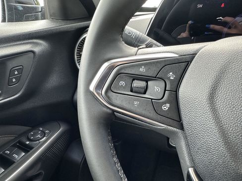 Used 2025 Chevrolet Trax ACTIV w/ Sunroof Package FWD image 20