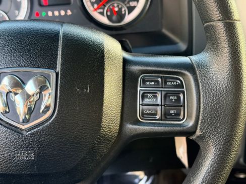 Used 2018 RAM 1500 Classic SLT image 23