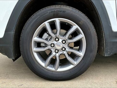 Certified 2024 GMC Terrain SLT image 11