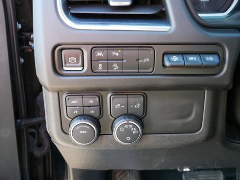 Used 2021 Chevrolet Tahoe High Country AWD/4WD image 16