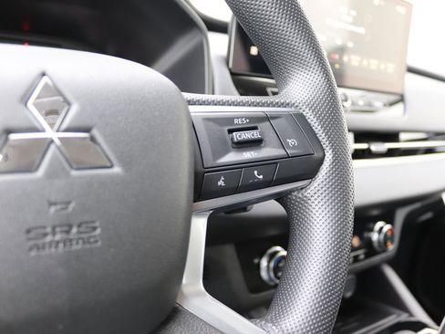 New 2026 Mitsubishi Outlander ES image 9