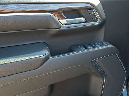 Used 2022 Chevrolet Silverado 1500 LT Trail Boss w/ Protection Package image 11