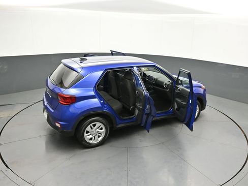 Certified 2022 Hyundai Venue SE image 43