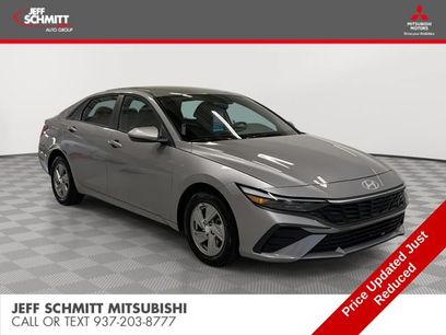 Used 2025 Hyundai Elantra SE