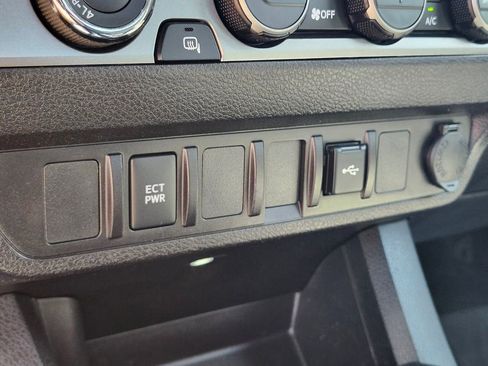 Used 2022 Toyota Tacoma SR w/ SX Package AWD/4WD image 18