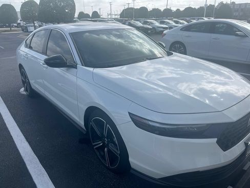 Used 2023 Honda Accord Sport image 3
