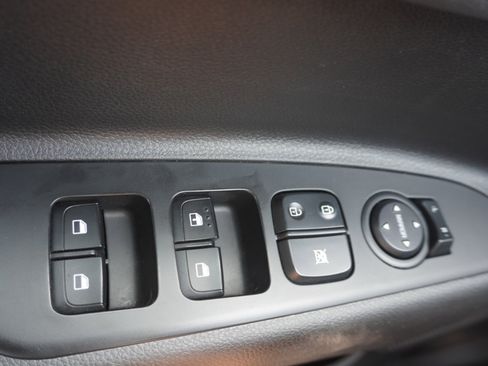 Used 2023 Kia Rio LX image 29