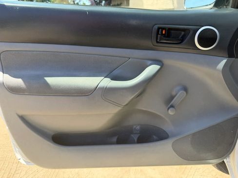 Used 2006 Toyota Tacoma 2WD Regular Cab image 9