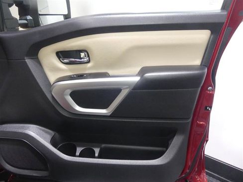 Used 2016 Nissan Titan SV AWD/4WD image 17