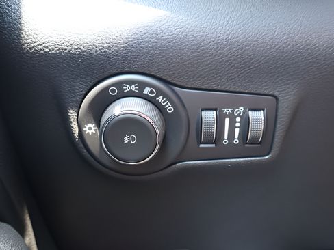 New 2026 Jeep Compass Latitude AWD/4WD image 16