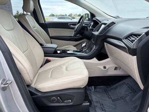 Used 2016 Ford Edge Titanium w/ Technology Package AWD/4WD image 18