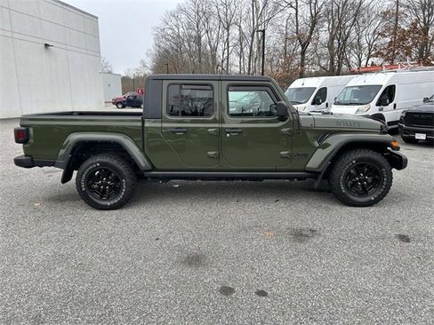 Used 2021 Jeep Gladiator Willys image 2