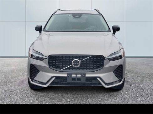 Certified 2025 Volvo XC60 B5 Plus image 2