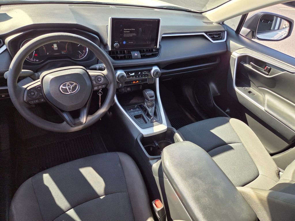 Used 2023 Toyota RAV4 LE FWD image 8
