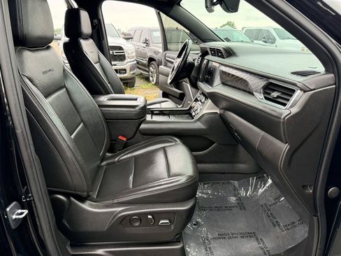 Used 2022 GMC Yukon XL Denali w/ Max Trailering Package AWD/4WD image 11