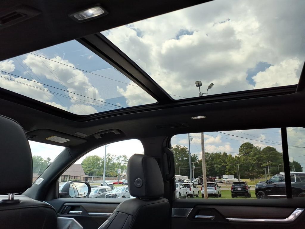New 2026 GMC Acadia Denali Ultimate AWD/4WD image 15