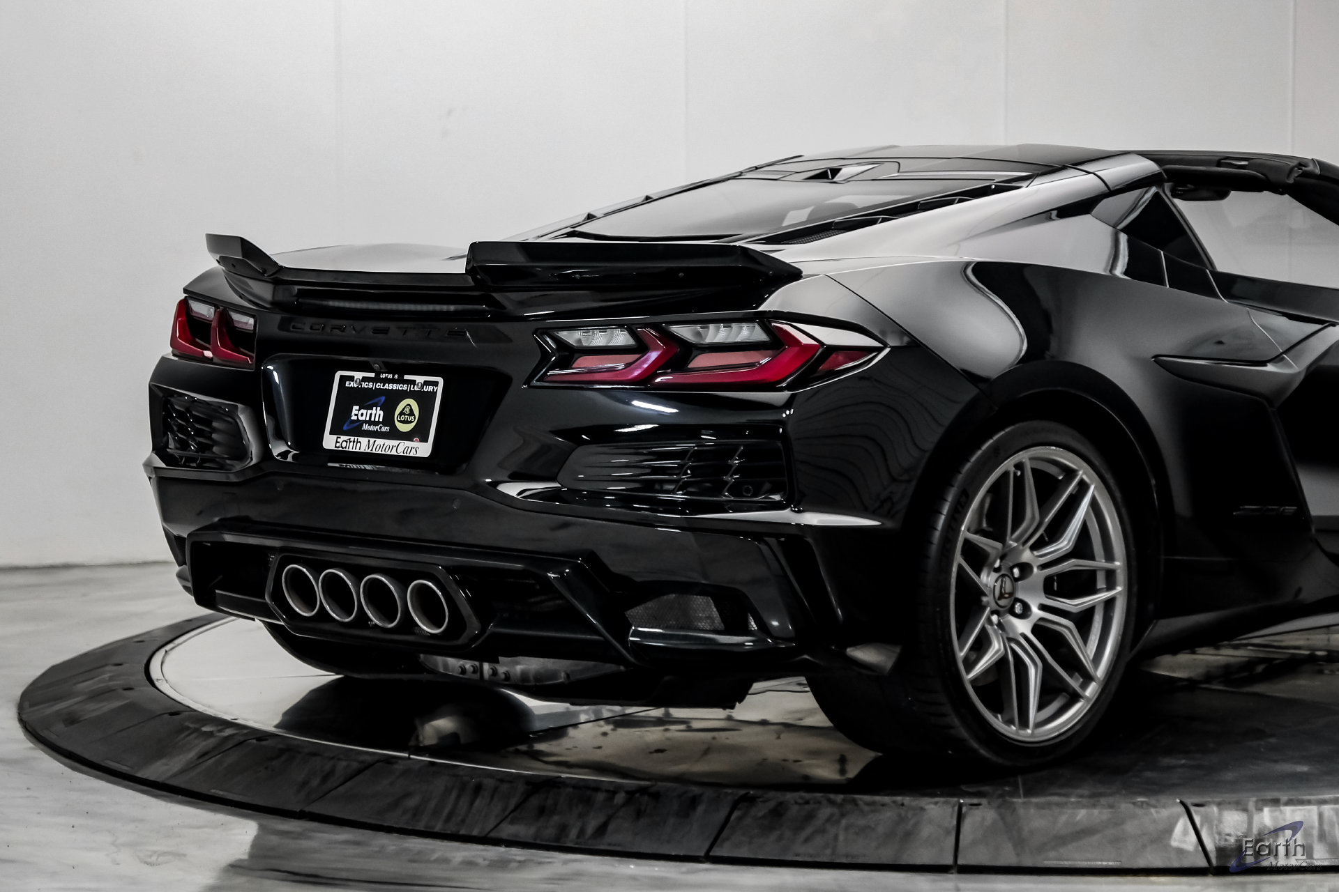 Used 2024 Chevrolet Corvette Z06 RWD image 25