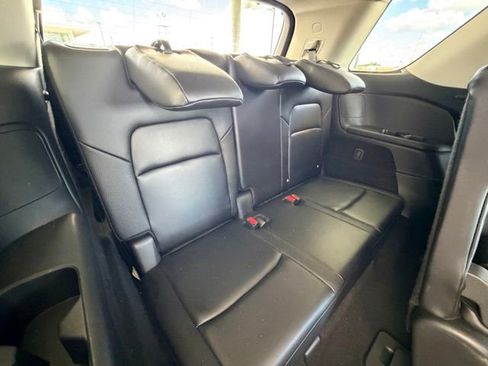 Used 2023 Nissan Pathfinder SL AWD/4WD image 35