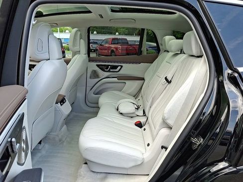 Used 2023 Mercedes-Benz EQS 580 4MATIC SUV image 13