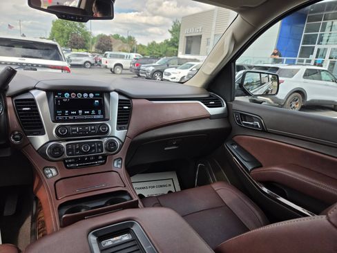 Used 2020 Chevrolet Suburban Premier AWD/4WD image 31