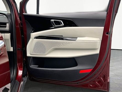 Used 2024 Kia Carnival SX image 24