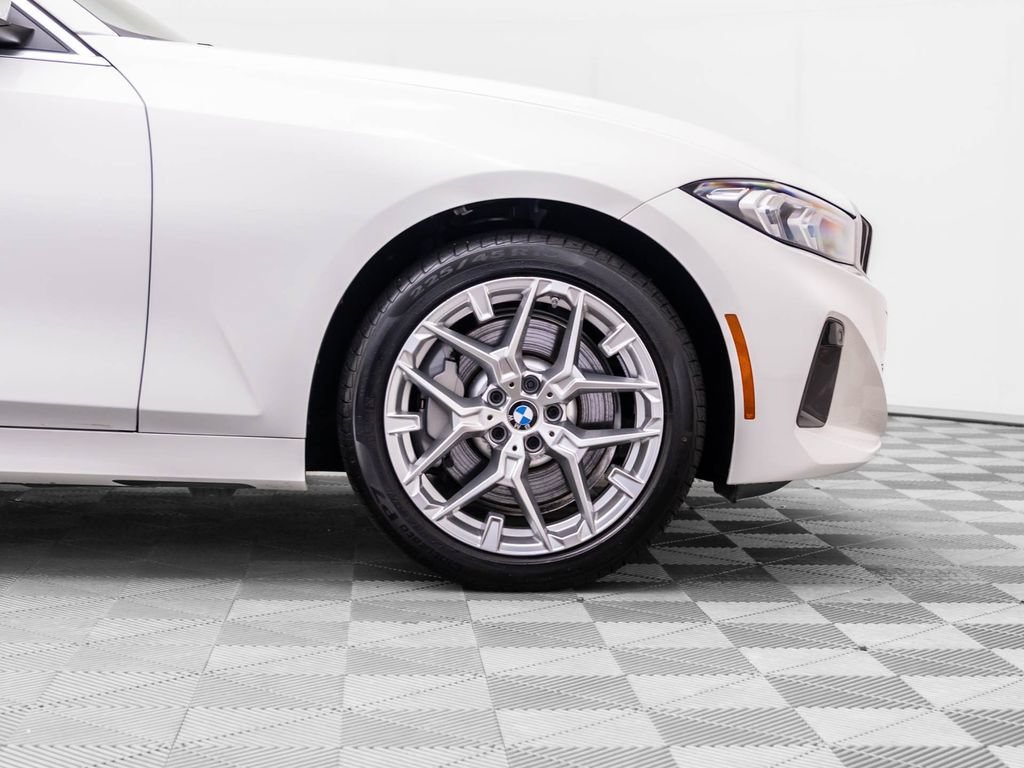 Used 2025 BMW 330i xDrive Sedan w/ M Sport Package AWD/4WD image 31