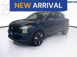 Used 2025 Nissan Kicks SR w/ Illumination Package AWD/4WD video 1