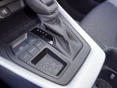 New 2025 Toyota RAV4 XLE image 17