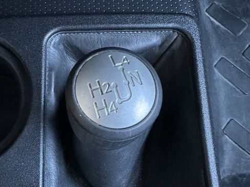 Used 2007 Toyota FJ Cruiser 4WD image 32