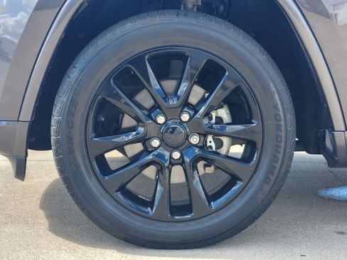 Used 2020 Jeep Grand Cherokee Altitude RWD image 10