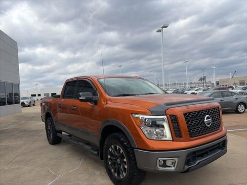 Used 2019 Nissan Titan PRO-4X image 5