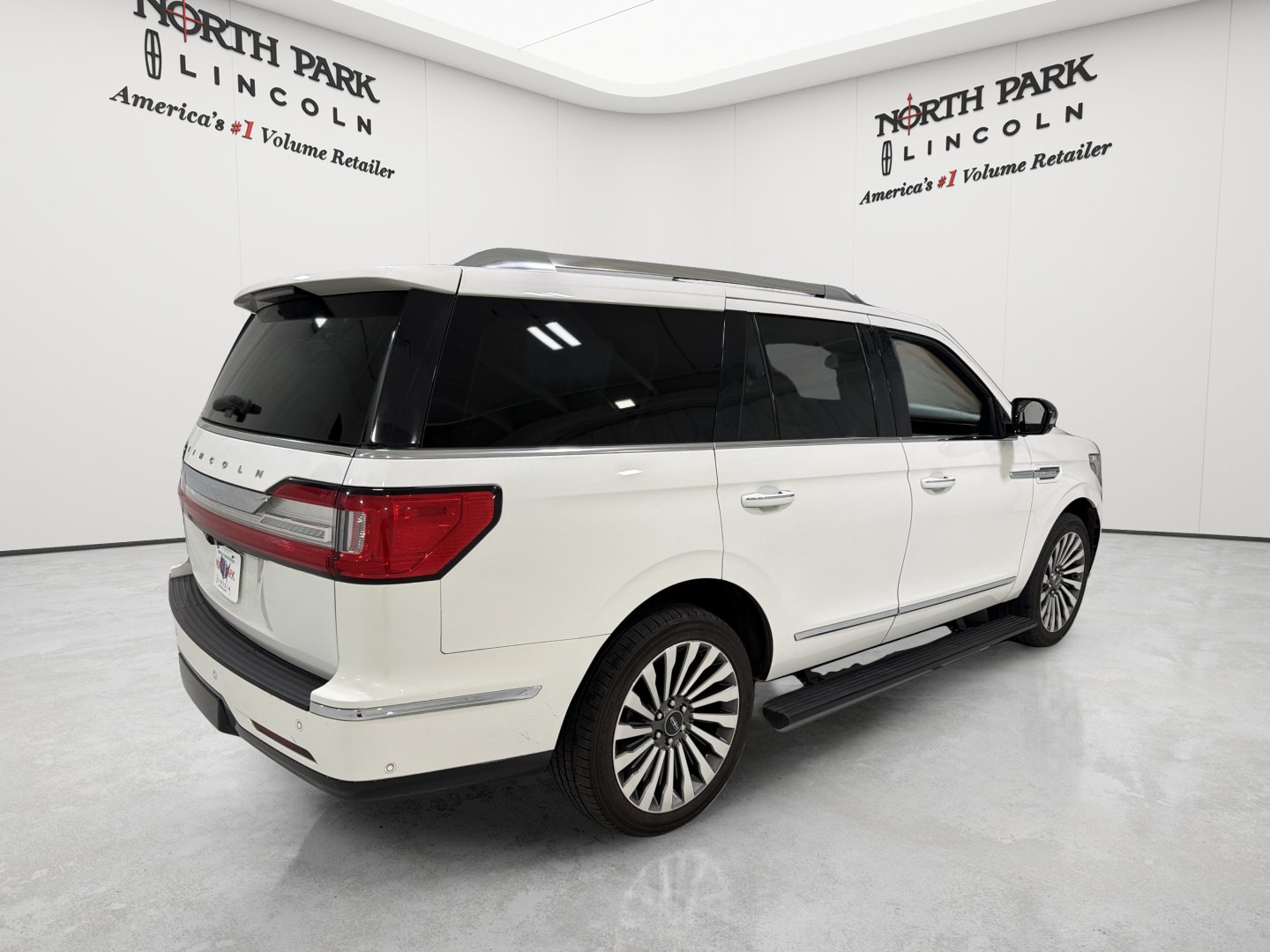 Used 2020 Lincoln Navigator Reserve RWD image 5