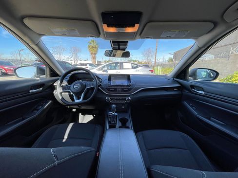 Used 2025 Nissan Altima 2.5 SV image 35