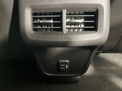 Certified 2024 Chevrolet Equinox LT AWD/4WD image 19