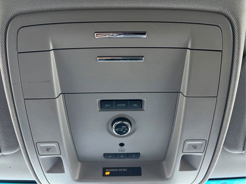 Used 2018 Chevrolet Tahoe LT AWD/4WD image 32