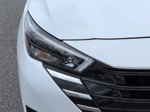 Used 2025 Nissan Versa S w/ Trunk Package image 11