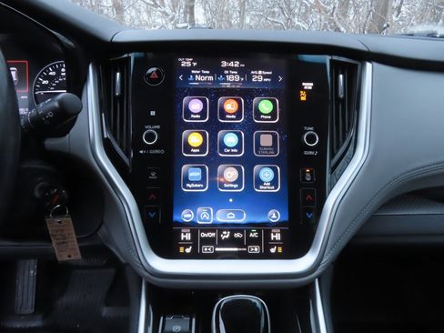 Used 2020 Subaru Outback Premium image 15