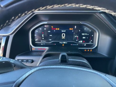 Used 2024 GMC Sierra 1500 Denali Ultimate image 9