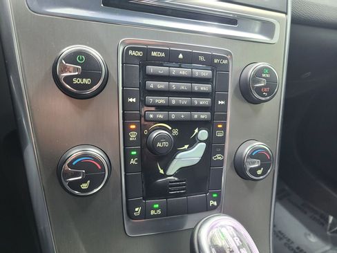 Used 2013 Volvo XC60 T6 image 33