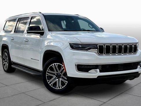 Used 2024 Jeep Wagoneer L Series II w/ Flexible Seating Group image 2