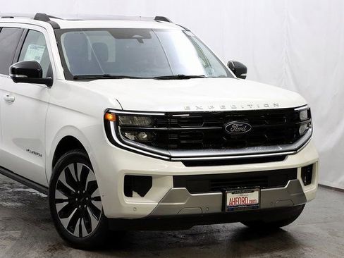 New 2025 Ford Expedition Max Platinum w/ Driver's Package image 2